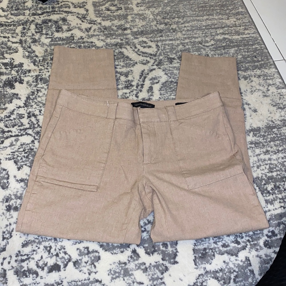 🤗Sloan fit skinny pants with cargo look pocket.